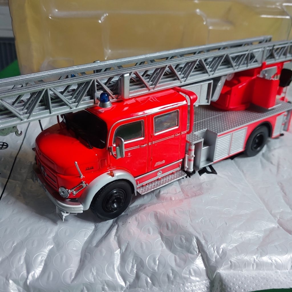 altaya 43 mercedes l1519