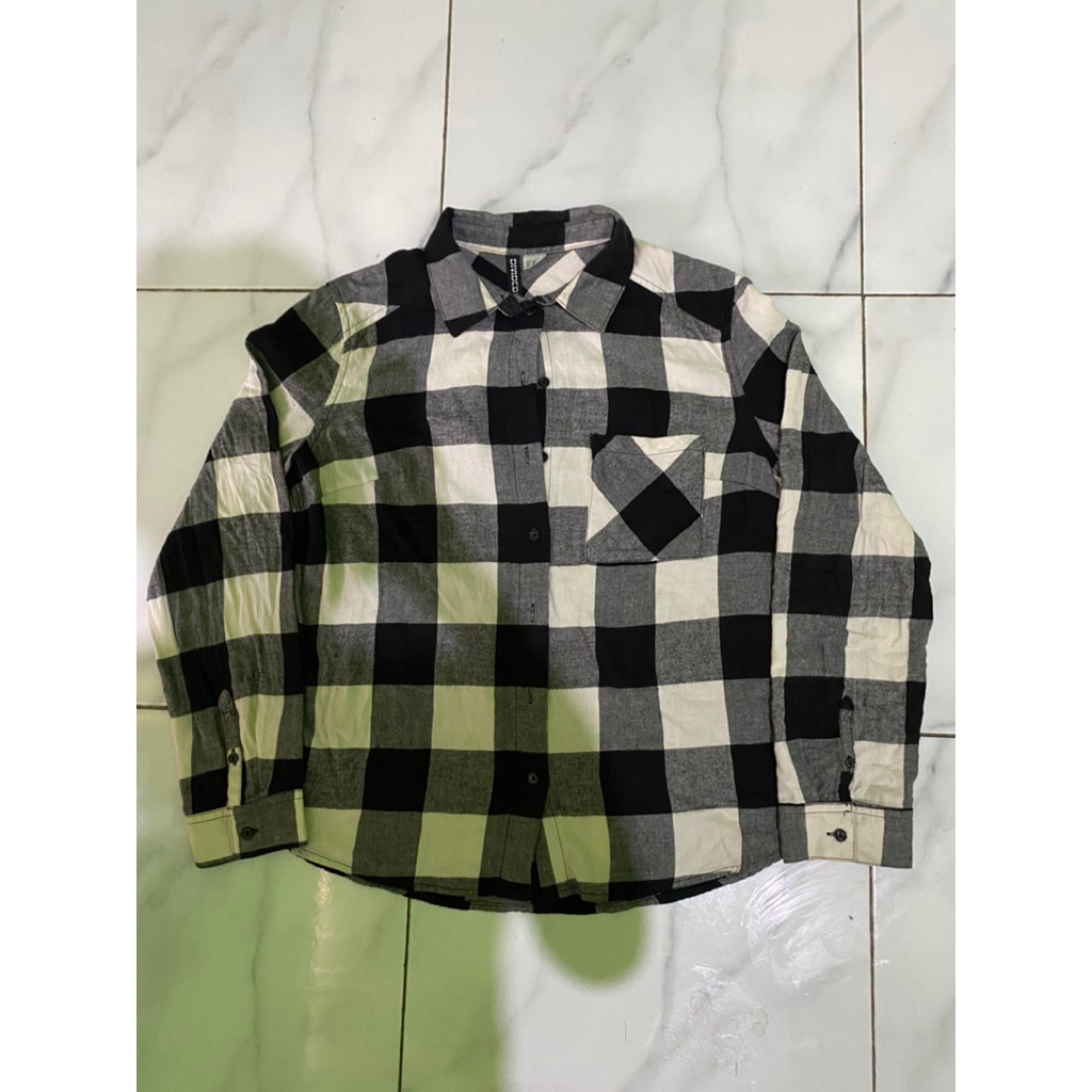hnm h&m kemeja kotak kotak preloved