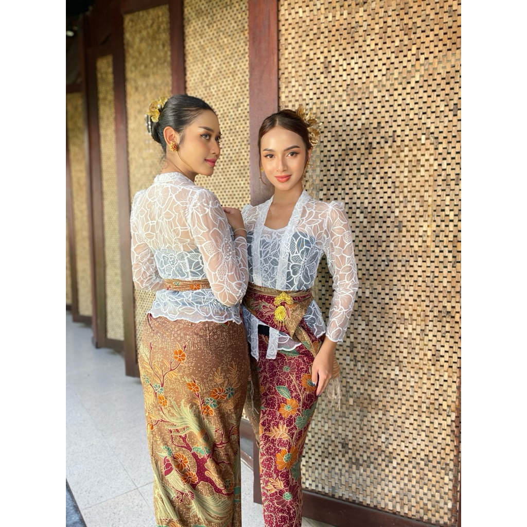 kebaya Tile spesial putih ( kebaya saja )