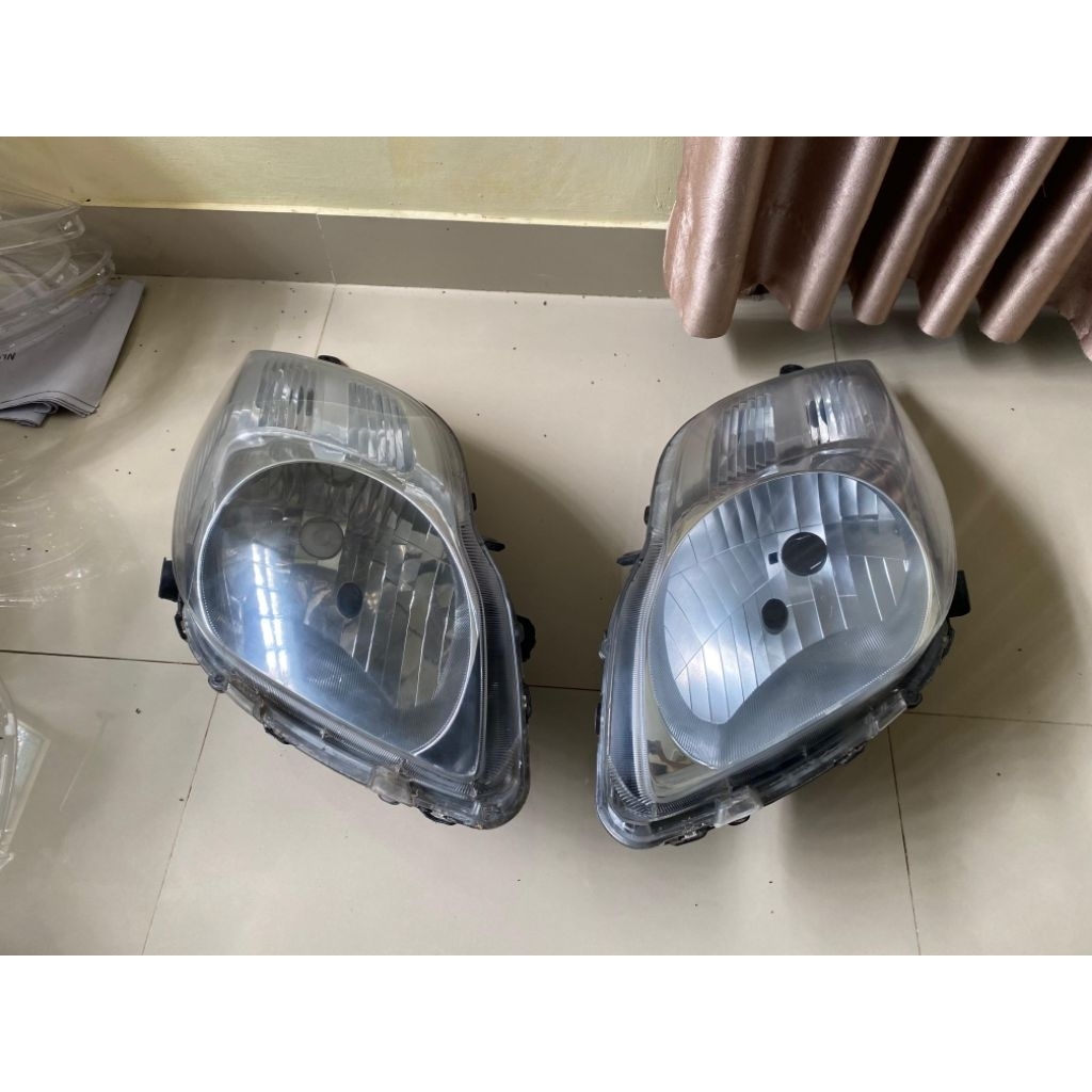Headlamp reflektor mika lampu depan Toyota yaris 2009 2012 original