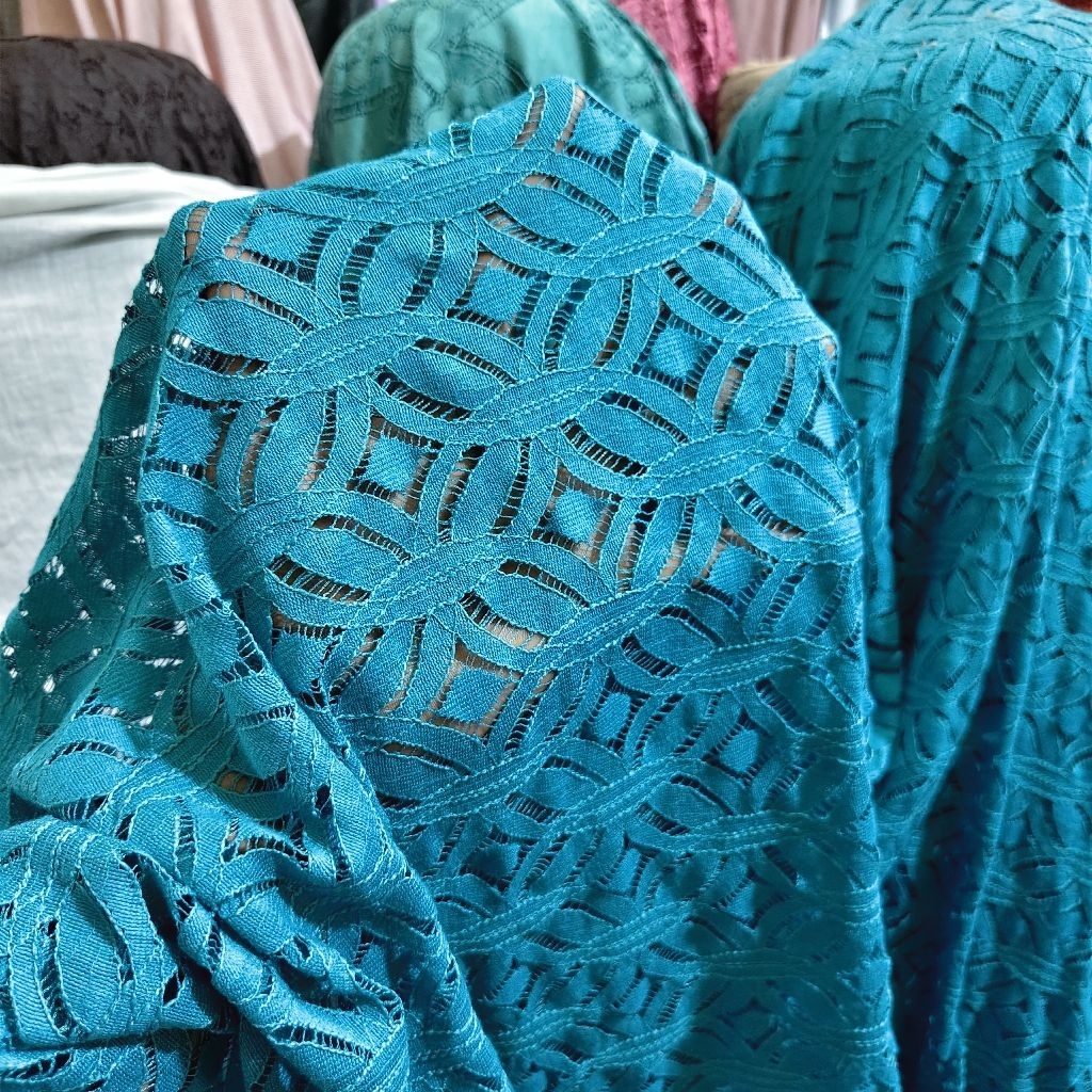 KAIN BROKAT KATUN PREMIUM WARNA BIRU TOSKA - KAIN BRUKAT - KAIN KEBAYA HARGA/0,5M