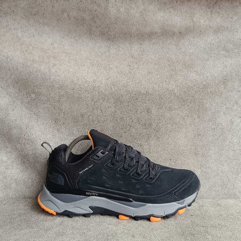 Sepatu Outdoor TNF Vectiv Fastpack Futurelight Low Cut