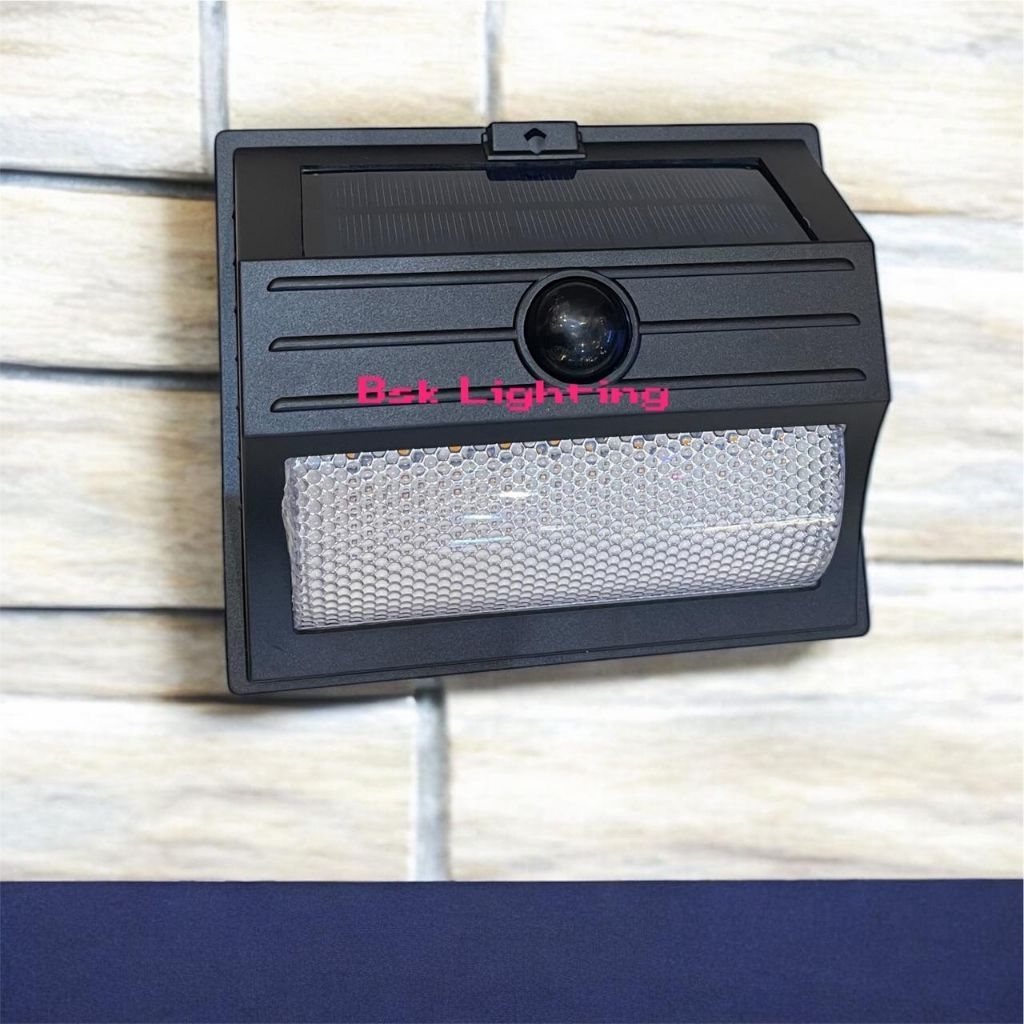 Lampu dinding Solar cell led/Lampu led Solar cell/Lampu outdoor/Lampu sensor led