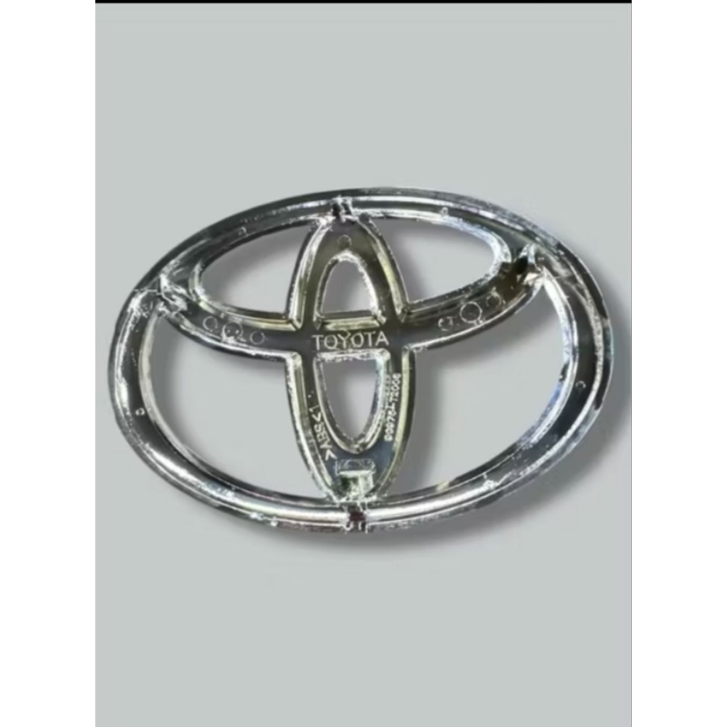emblem depan Toyota logo Toyota avanza vios yaris sienta,etios original