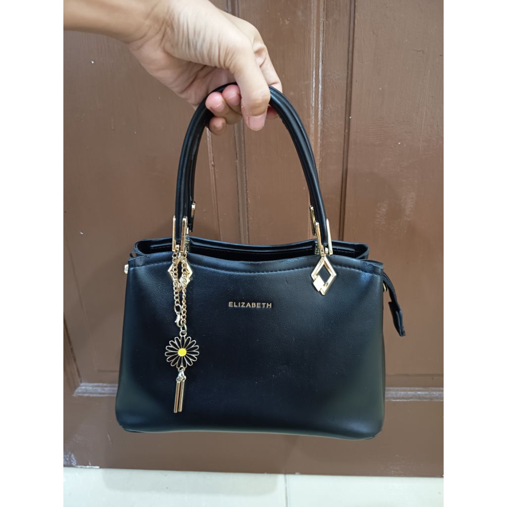 Tas Elizabeth hitam