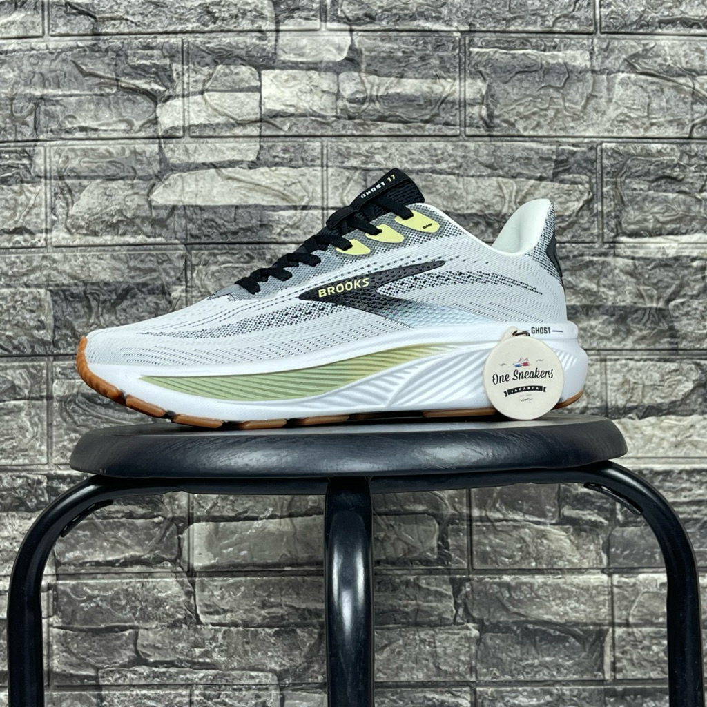 SEPATU BROOKS GHOST 17 WHITE BLACK TEA