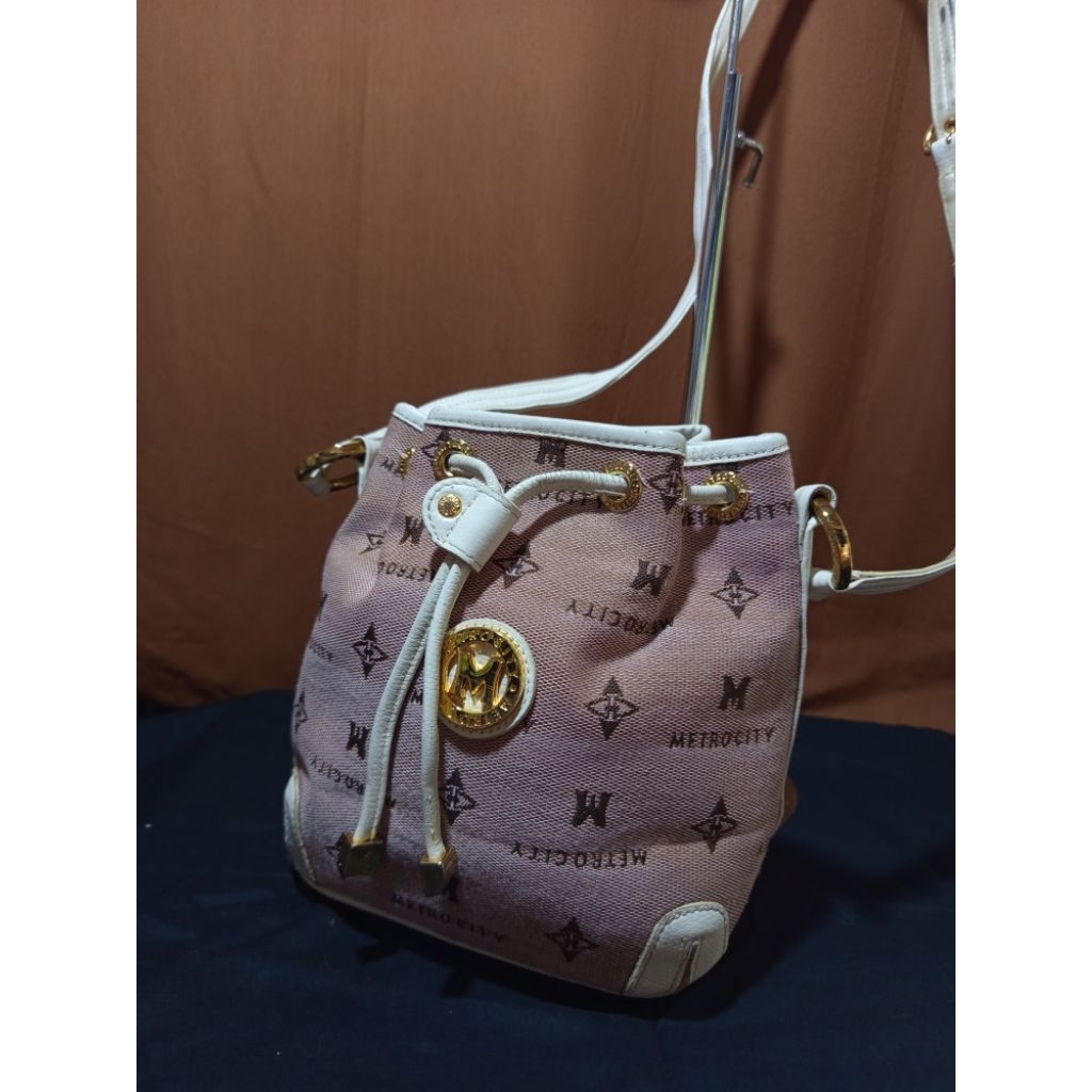 Sling Bag Metrocity Serut Kanvas Mix Kulit Asli second ori
