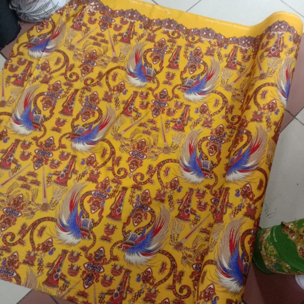 BAHAN BATIK METERAN JENIS BAHAN ( SILK MOTIF BURUNG SENRA WASIH )
