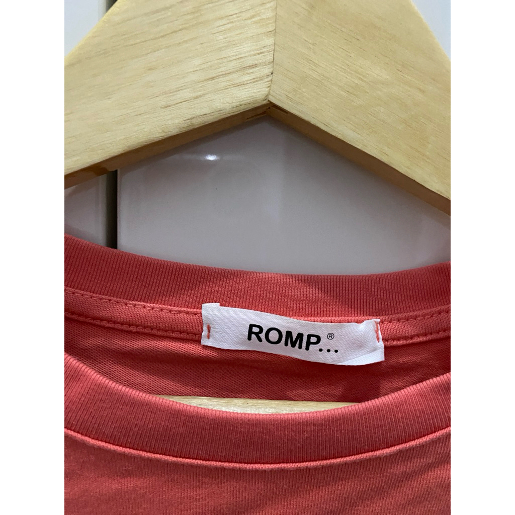 kaos crop romp preloved