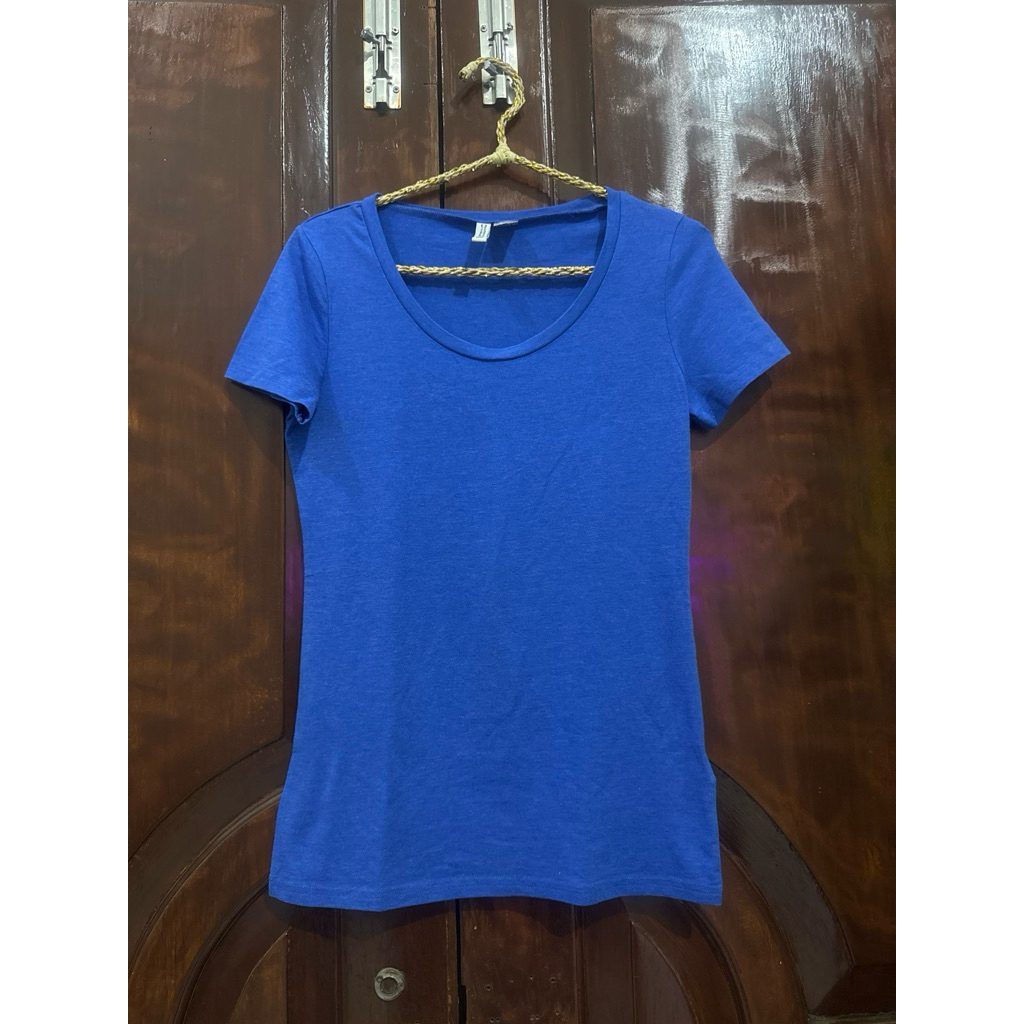 (preloved)kaos DIVIDED