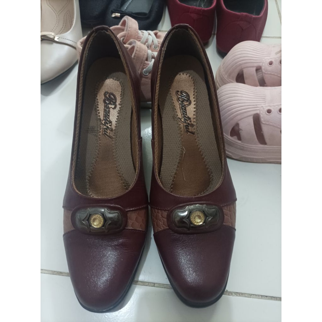 Sepatu wanita kulit asli Magetan preloved