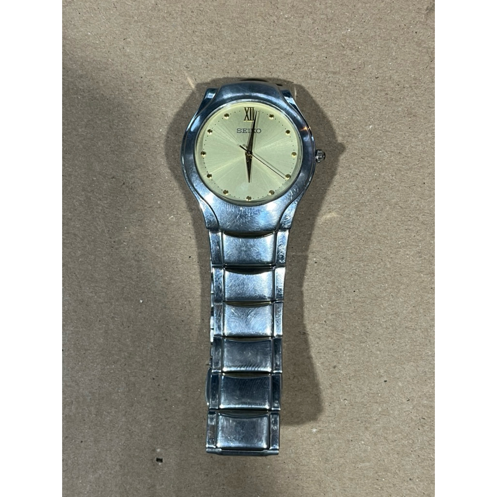 Jam Seiko quartz bekas
