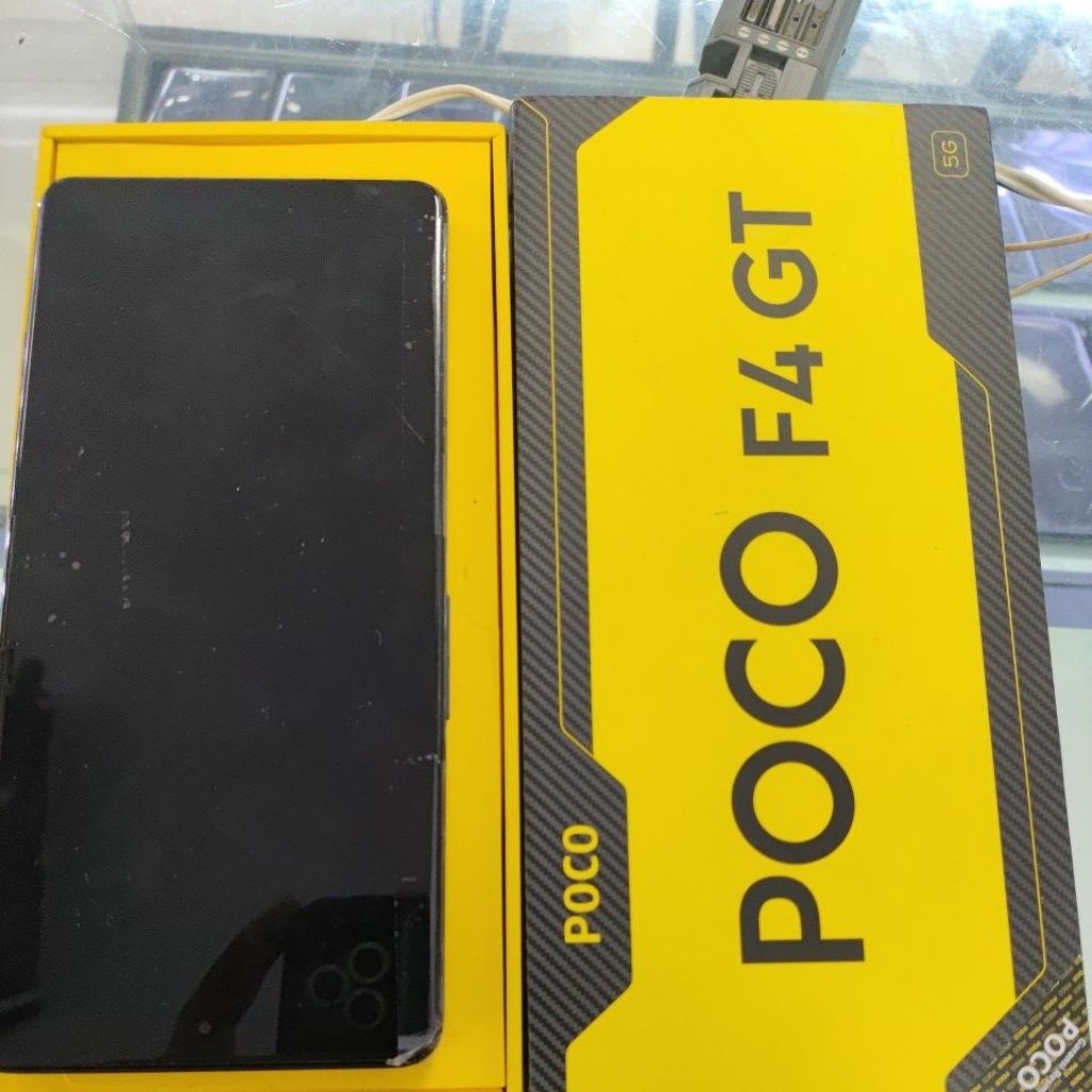 Lcd dan kamera Poco F4 gt mesin matot