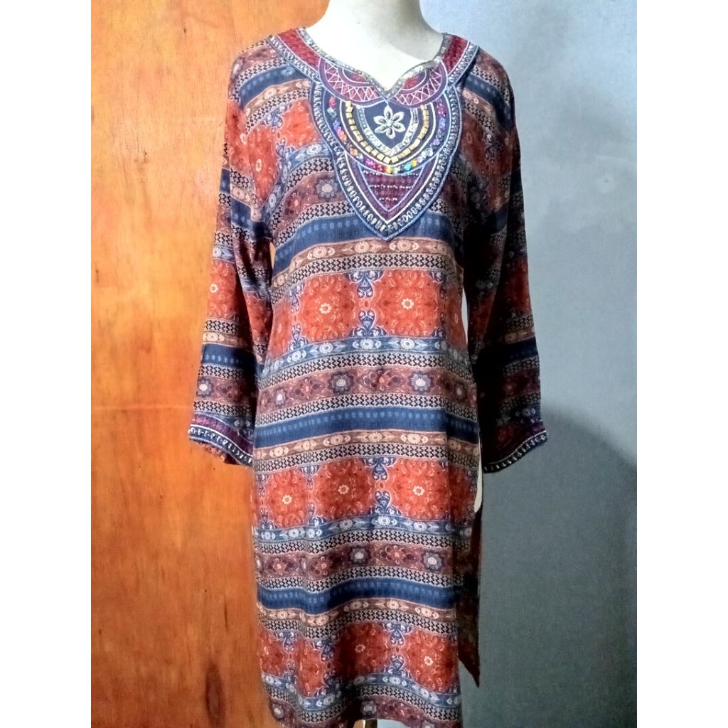 Minidress Tunik motif etnik belah samping