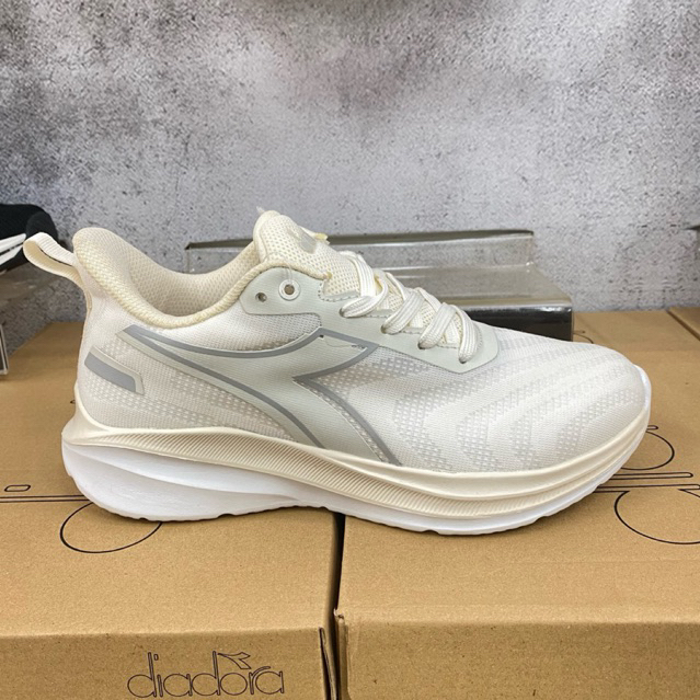 DIADORA PACER WOMENS RUNNING SHOES - BEIGE