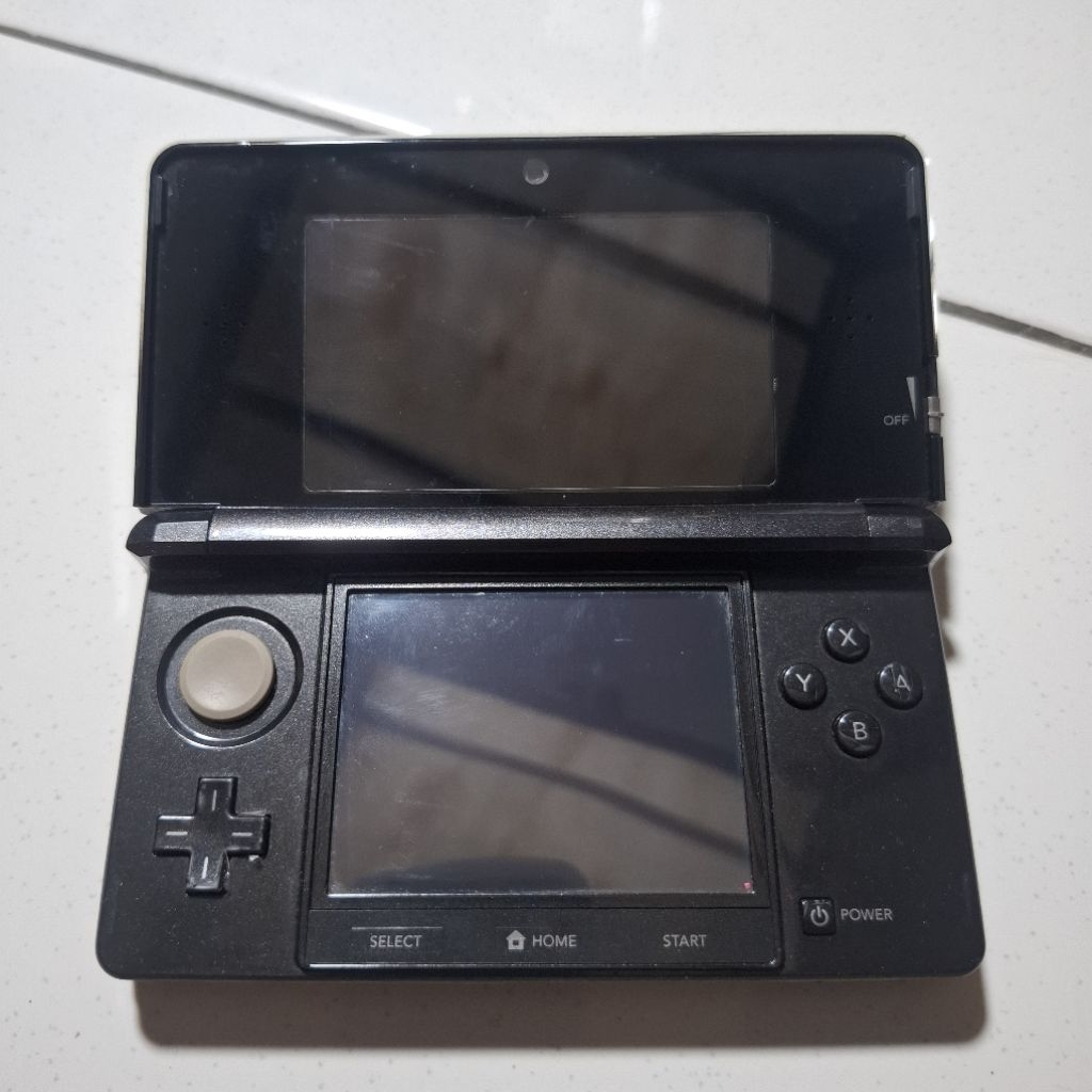 Console Mesin Nintendo 3DS Hitam / Black Second Original