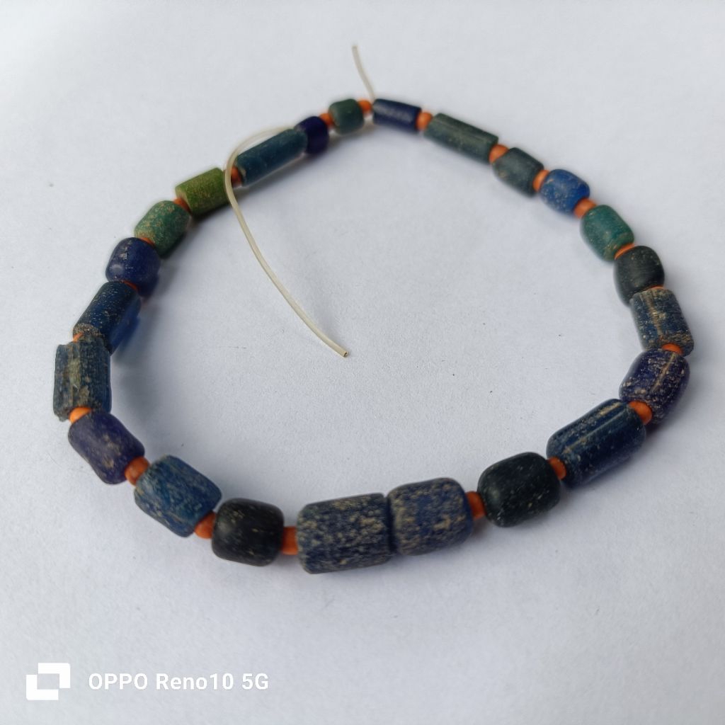 gelang manik kuno temuan G06