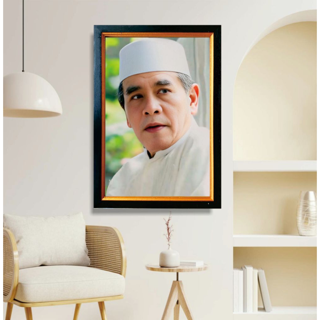 KH Miftahudin Djazuli / Yai Da / Hiasan Dinding Pigura Uk. 37 x 53 cm