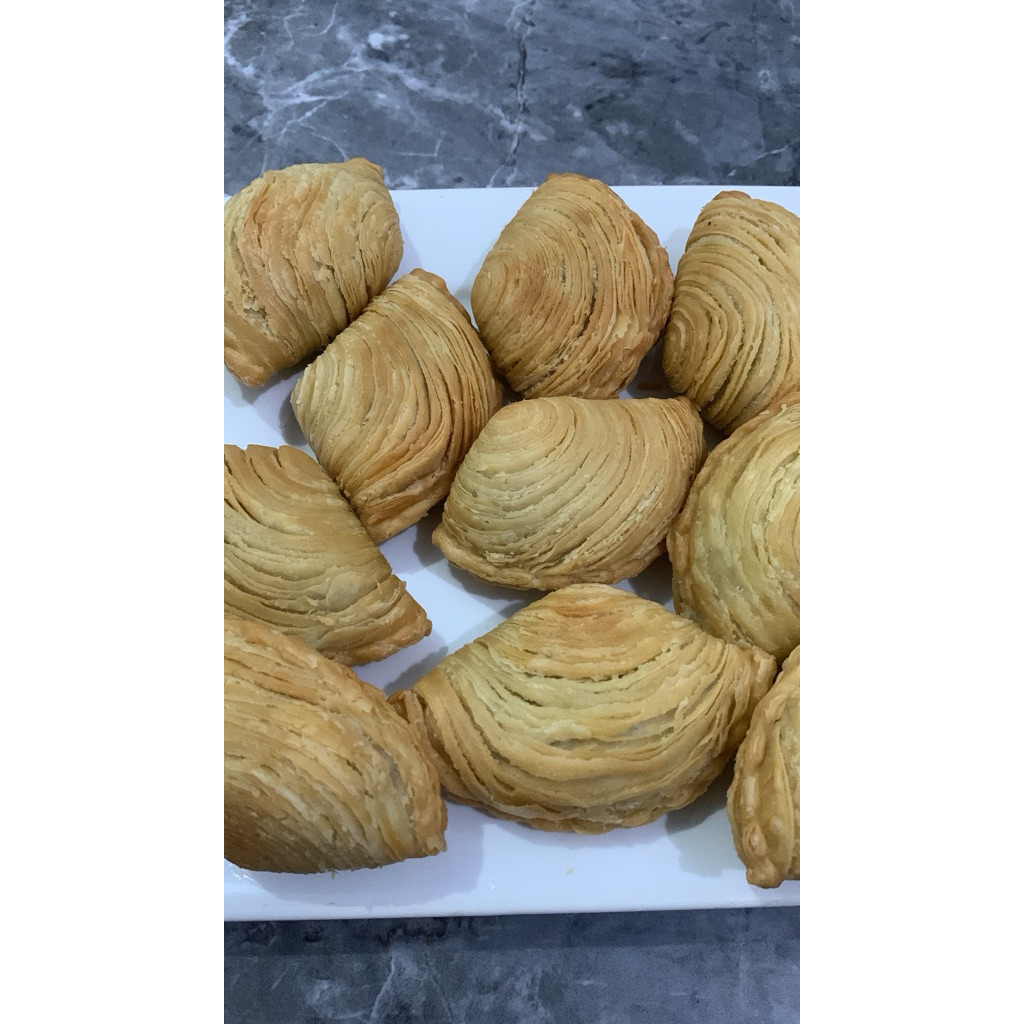 karipap pusing frozen/ spiral curry puff
