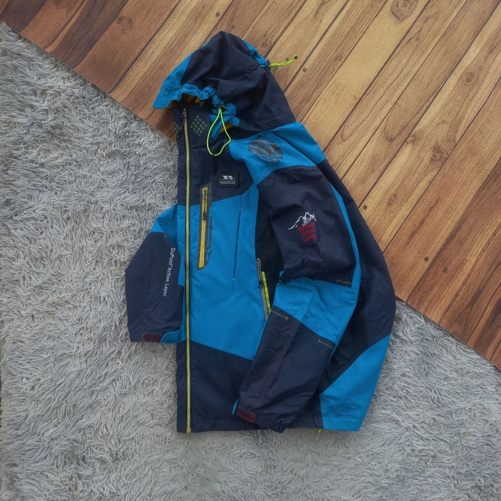 Jaket Outdoor Trespass Trestex DLX Gorpcore Duppont Active Layer Waterreppelent NOT running sports l