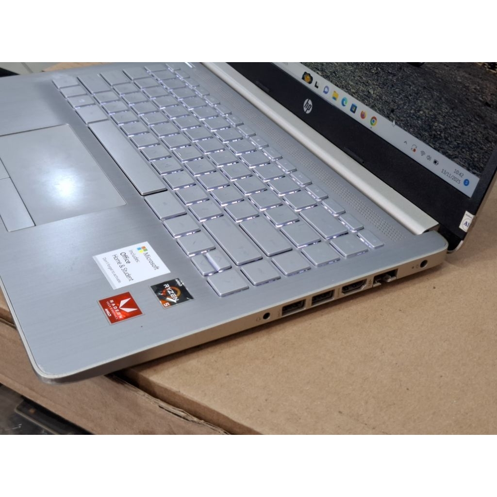Laptop HP 14s- dk0xxx AMD Ryzen 5 3500U /RAM 8GB/ SSD 512GB