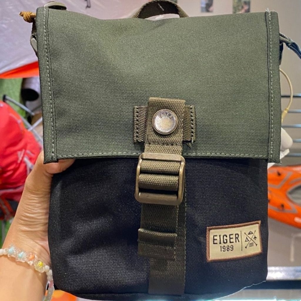 EIGER1989 Tas Selempang Original Wanderer Pouch.
