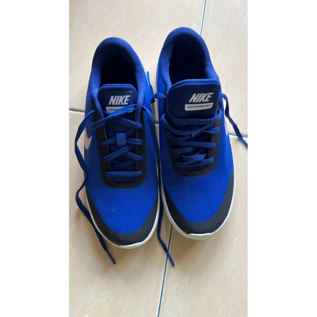 Sepatu Nike Flex Experience RN 7