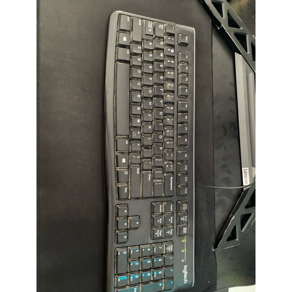 Keyboard Logitech second Bekas pemakaian wajar