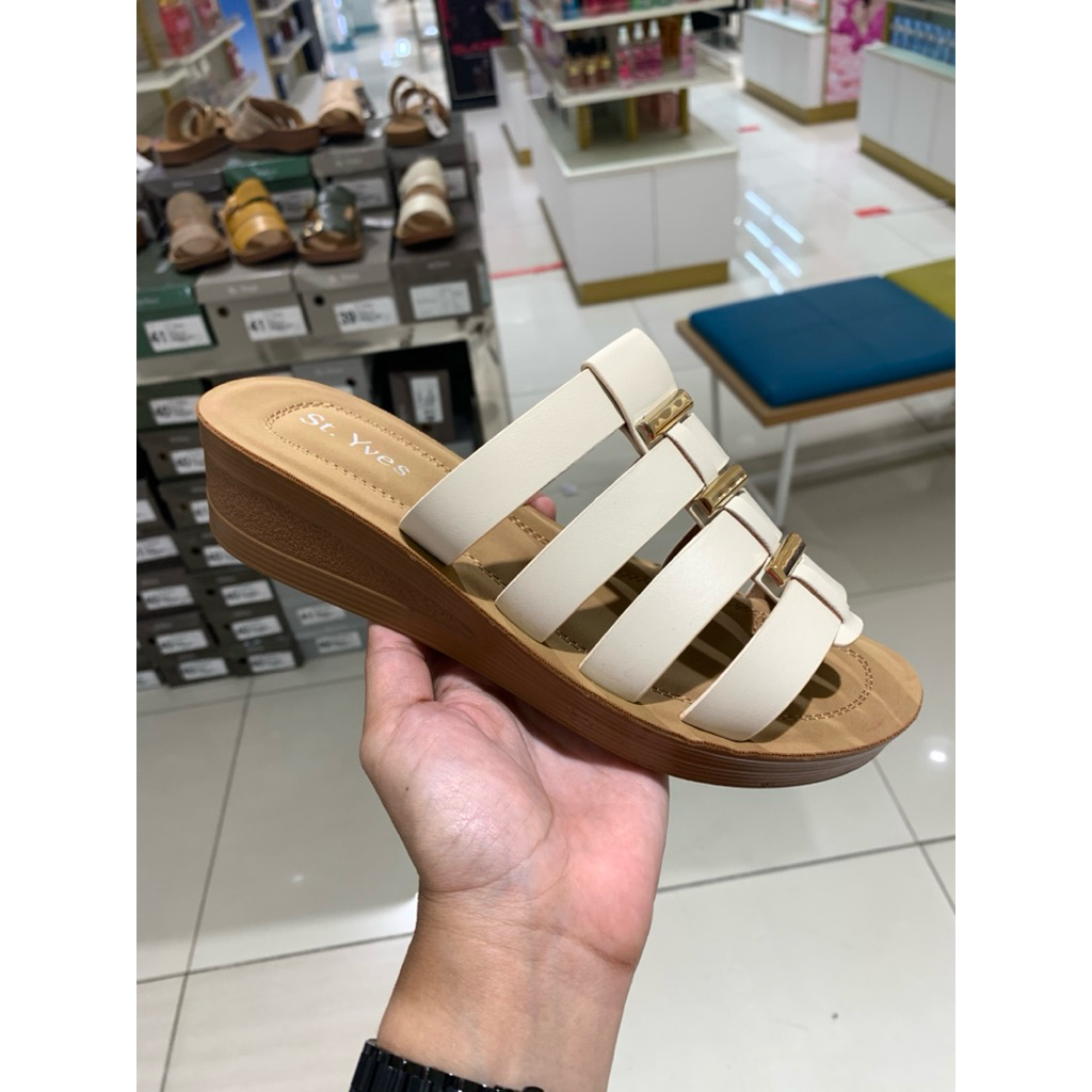 WYLMA01/Sandal wedges wanita dari brand St.Yves ori Matahari. untuk ketersediaan stock bisa chat ter