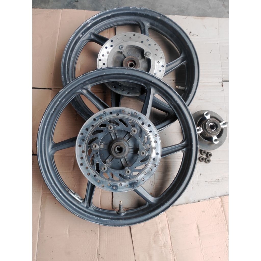 velg/pelek set depan belakang+nap gear Honda CB150R old original copotan