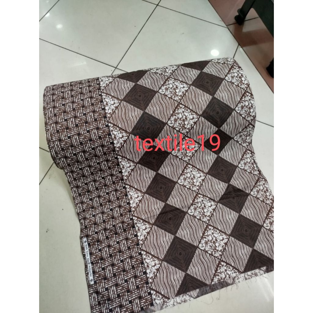 BAHAN BATIK METERAN JENIS BAHAN KATUN PREMIUM MOTIF ( KOTAK, KOTAK )