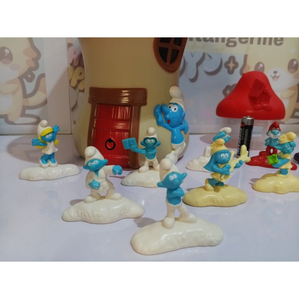 Popcorn Bucket dan Figur Smurfs McD Happy Meal McDonalds Smurf Pop Corn Bucket
