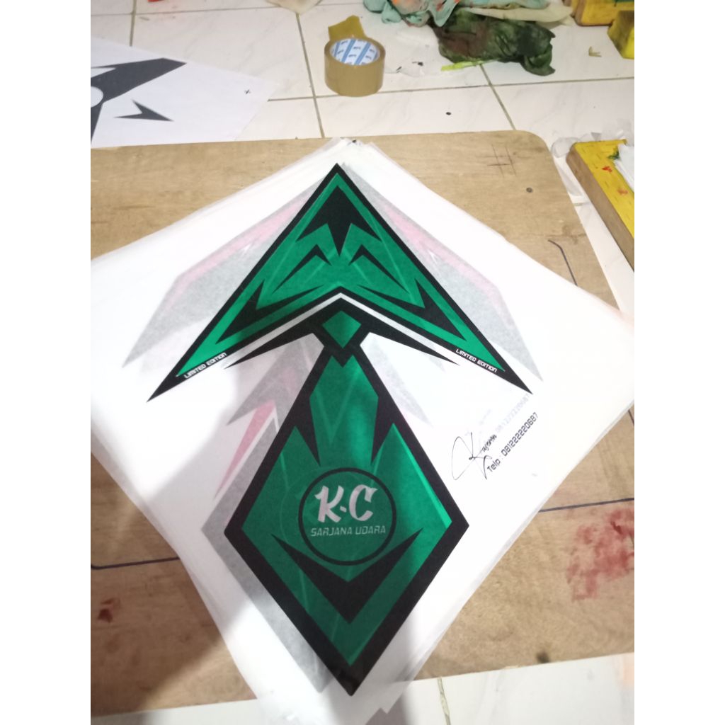 kertas sablon KERTAS LAYANG-LAYANG SUKHOI 2warna isi50 pcs