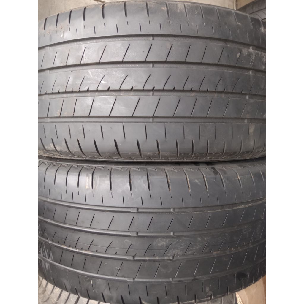 Ban R18 235 45 Bridgestone Turanza T005