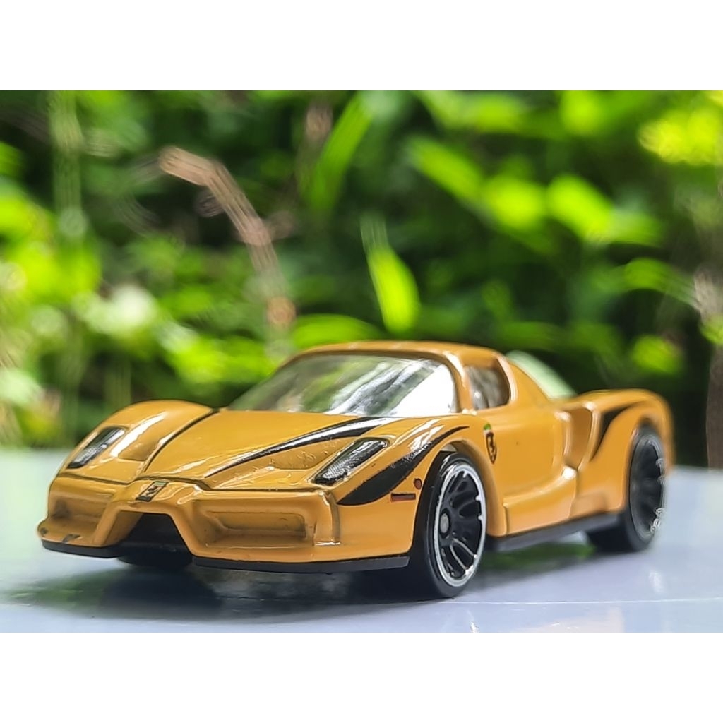 Hotwheels Enzo Ferrari Kuning