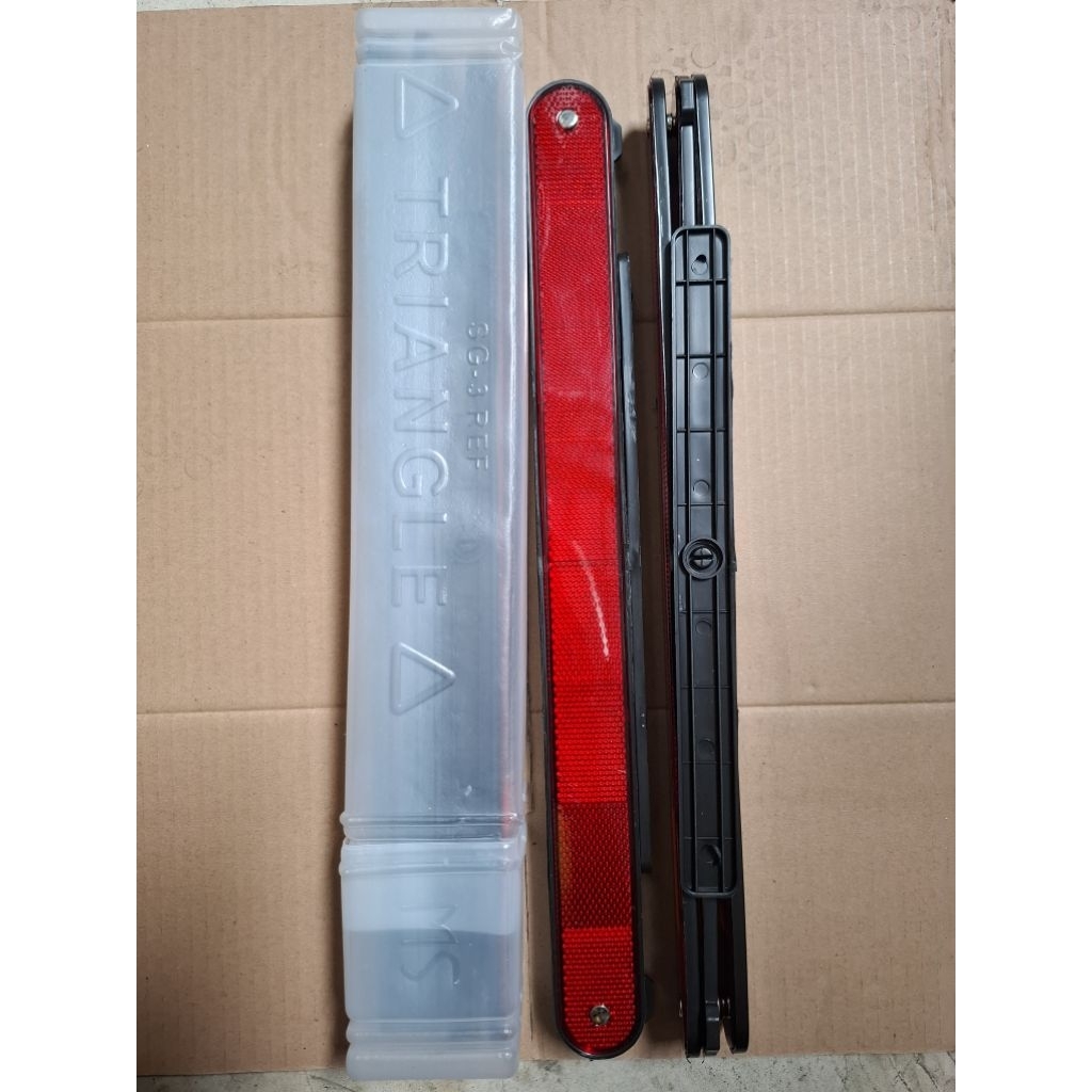 SEGITIGA PENGAMAN MOBIL/SEGITIGA PENGAMAN REFLECTOR