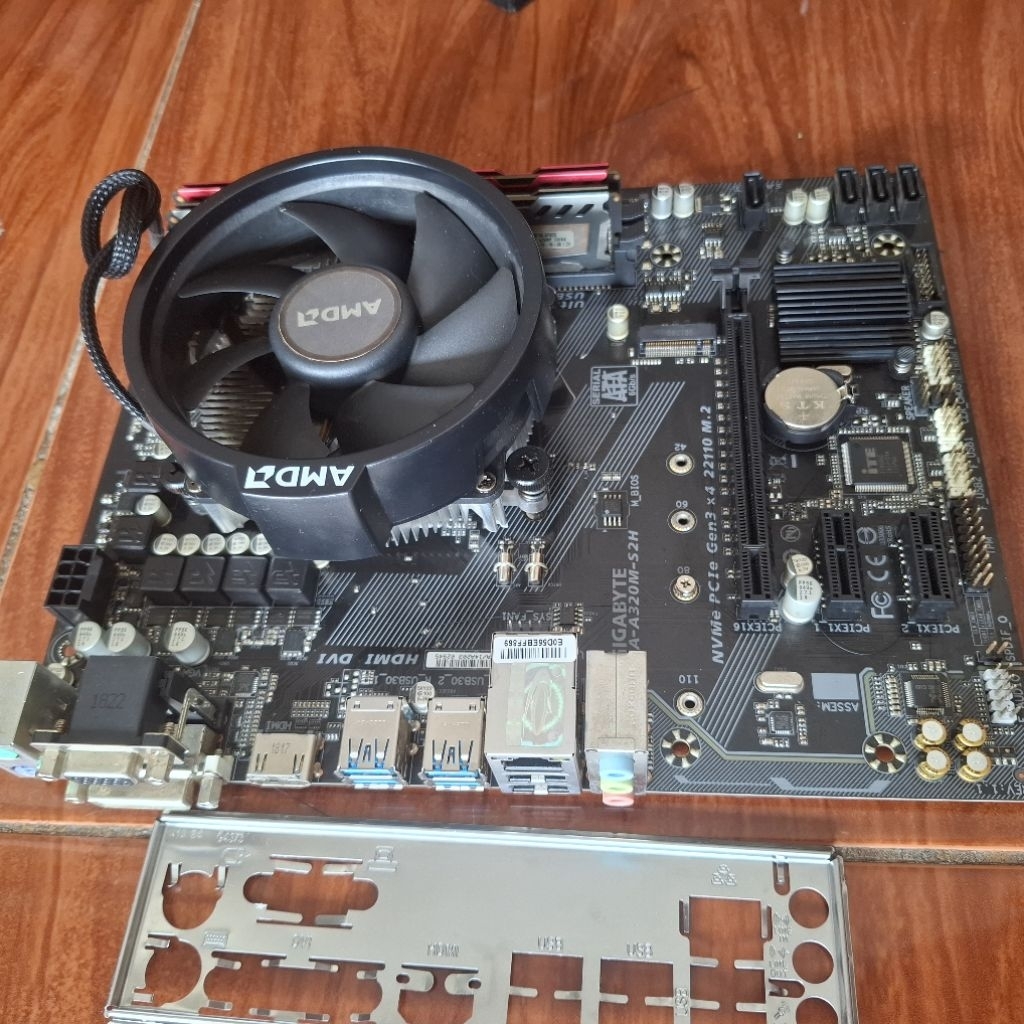 Paketan komputer ryzen 3 1200