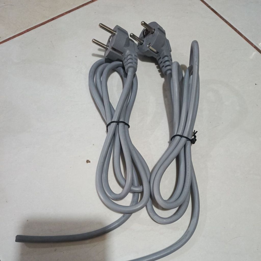 Kabel buntung kulkas mesin cuci dan AC