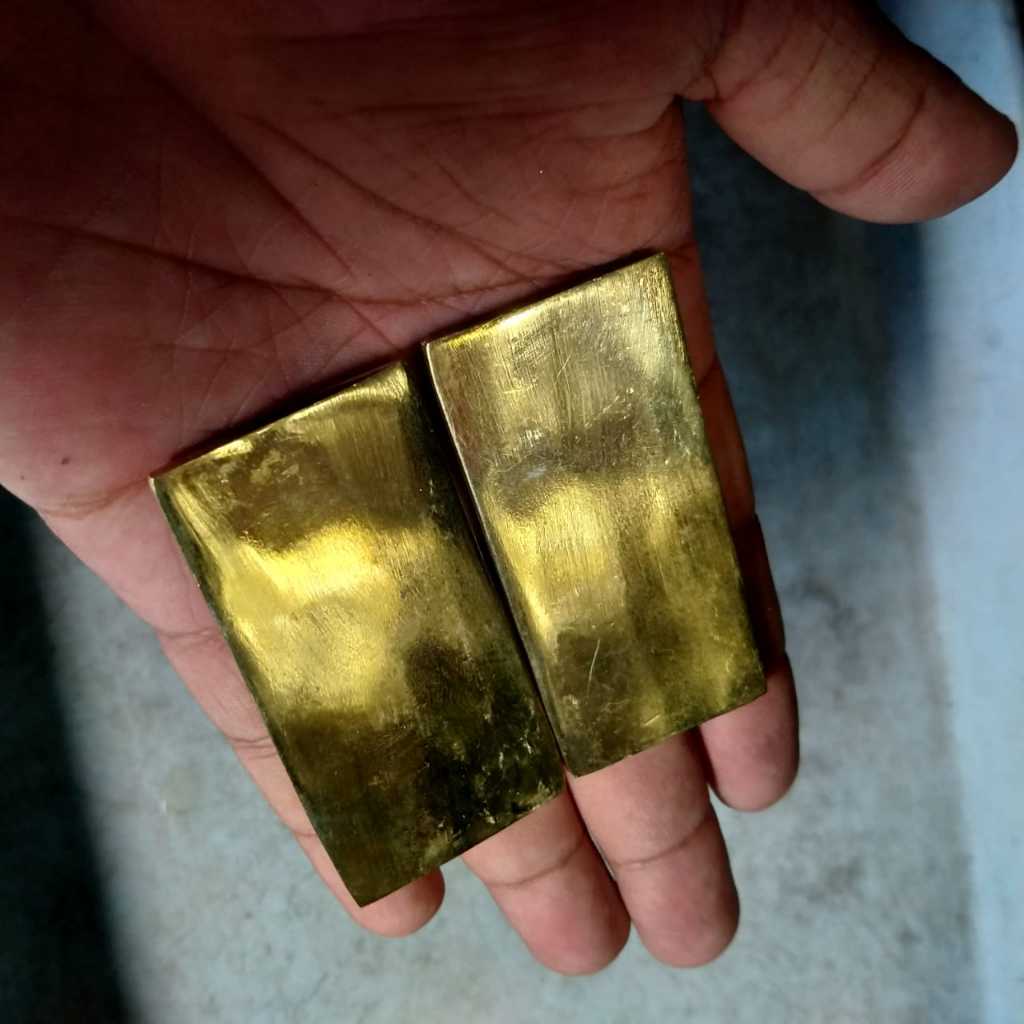 koleksi replika emas batangan mirip asli