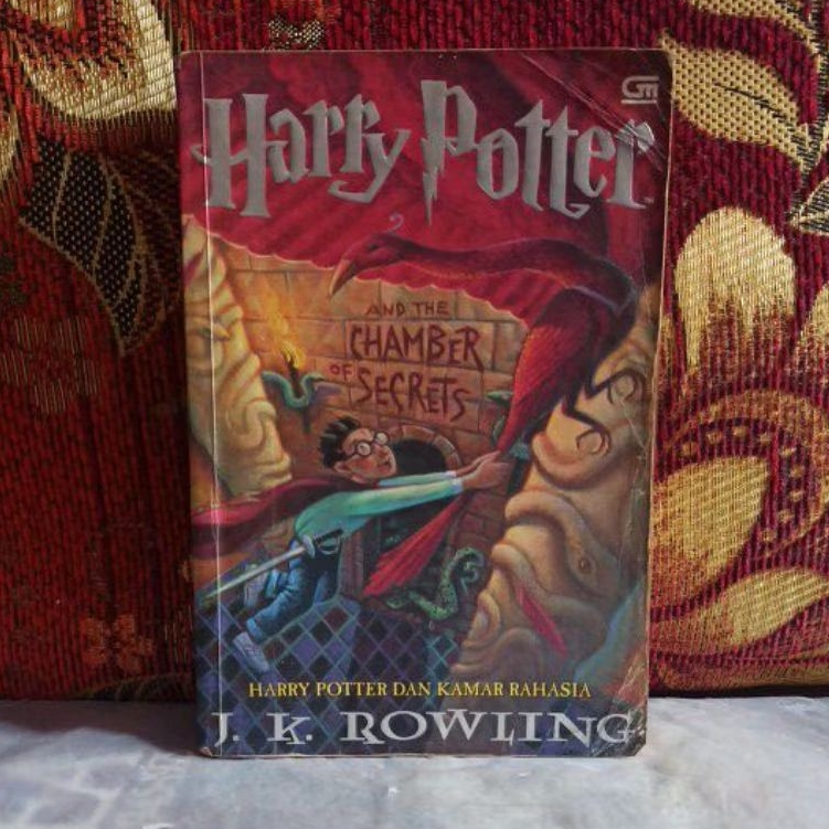 Novel Original TAHUN 2 Harry Potter AND THE CHAMBER OF SECRETS HARRY POTTER DAN KAMAR RAHASIA J K. R