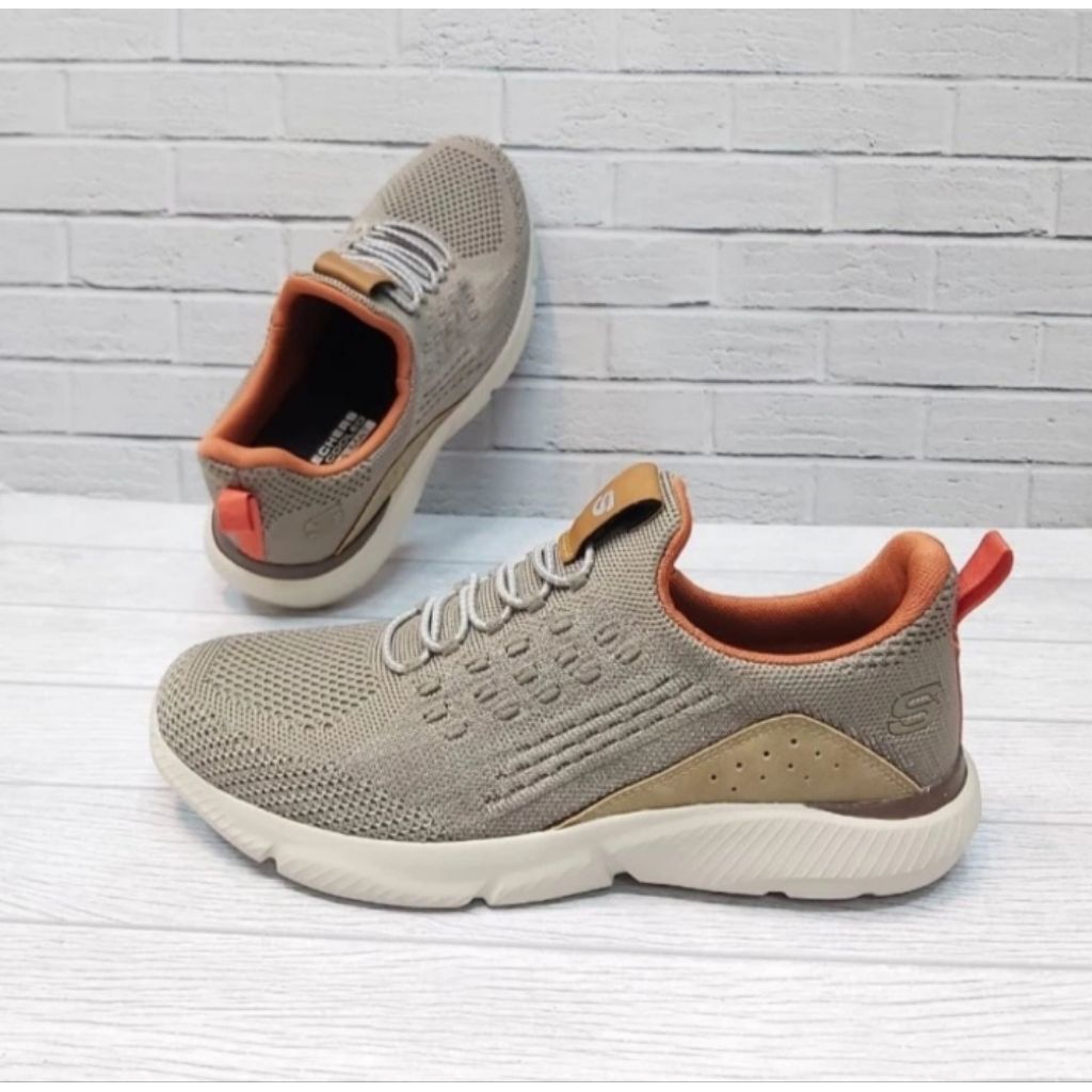SEPATU SKECHERS INGRAM MEN'S/SEPATU SKECHERS INGRAM SLIP ON