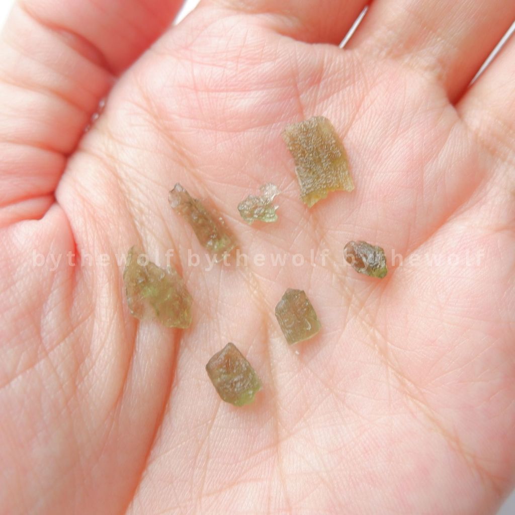 Tarotbythewolf - Natural Moldavite Stone with Certificate - Batu Moldavite
