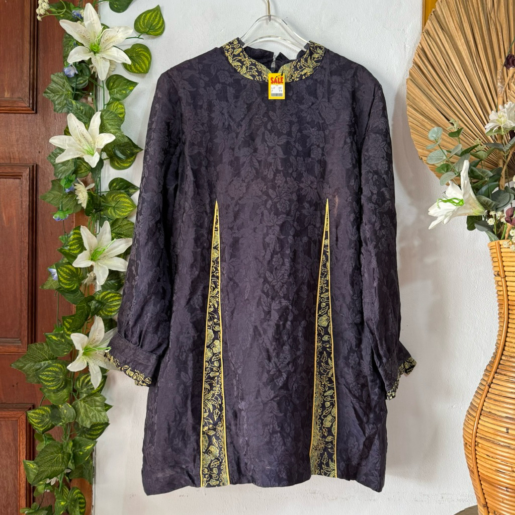 Tunik Hitam Silk Textured
