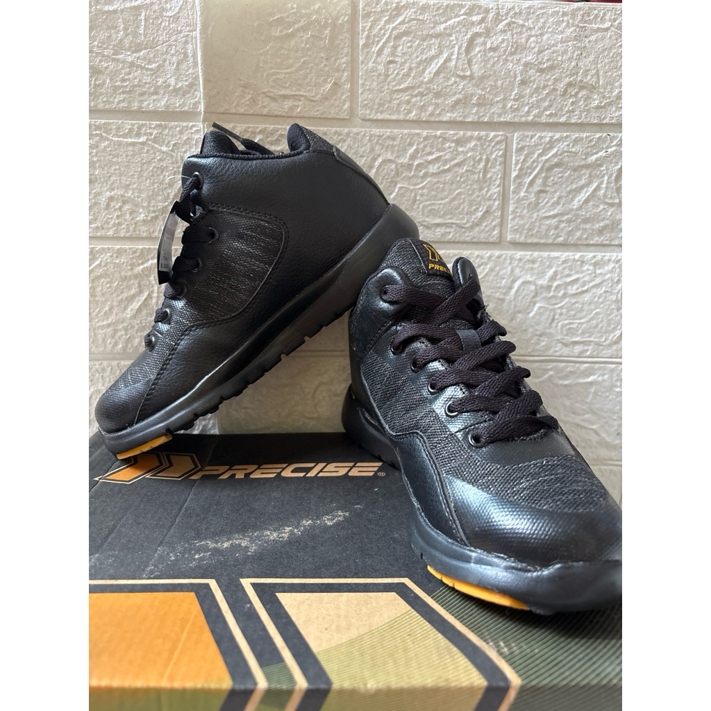 Sepatu PRECISE  hitam sepatu sekolah