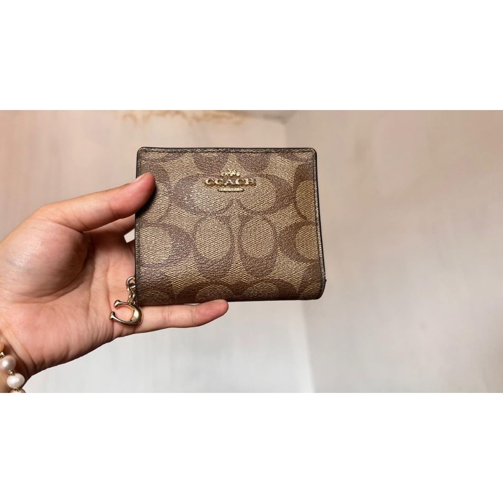 Prelove dompet coach