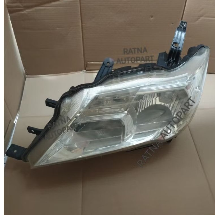 Headlamp Nissan/ Lampu Depan Nissan Serena C26 Xenon Hid