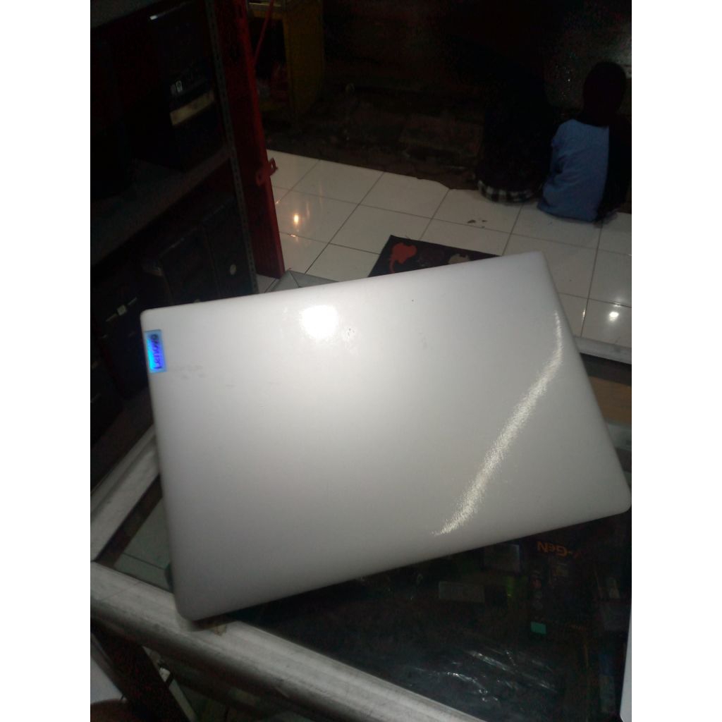 Lenovo slim 1 ram 8 SSD 256 gb