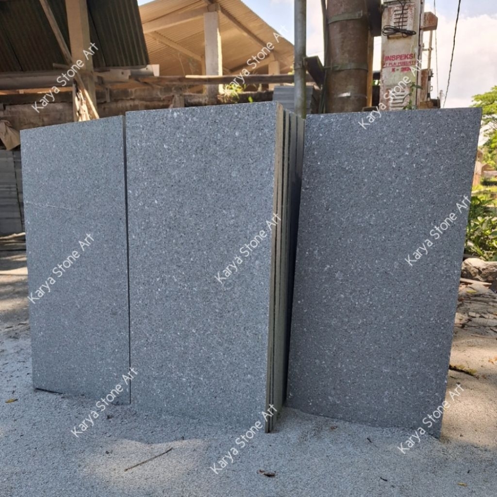Andesit Bakar 30x60cm | Batu Andesit Bakar Tulungagung | Andesit Grey | Batu Granit Outdoor