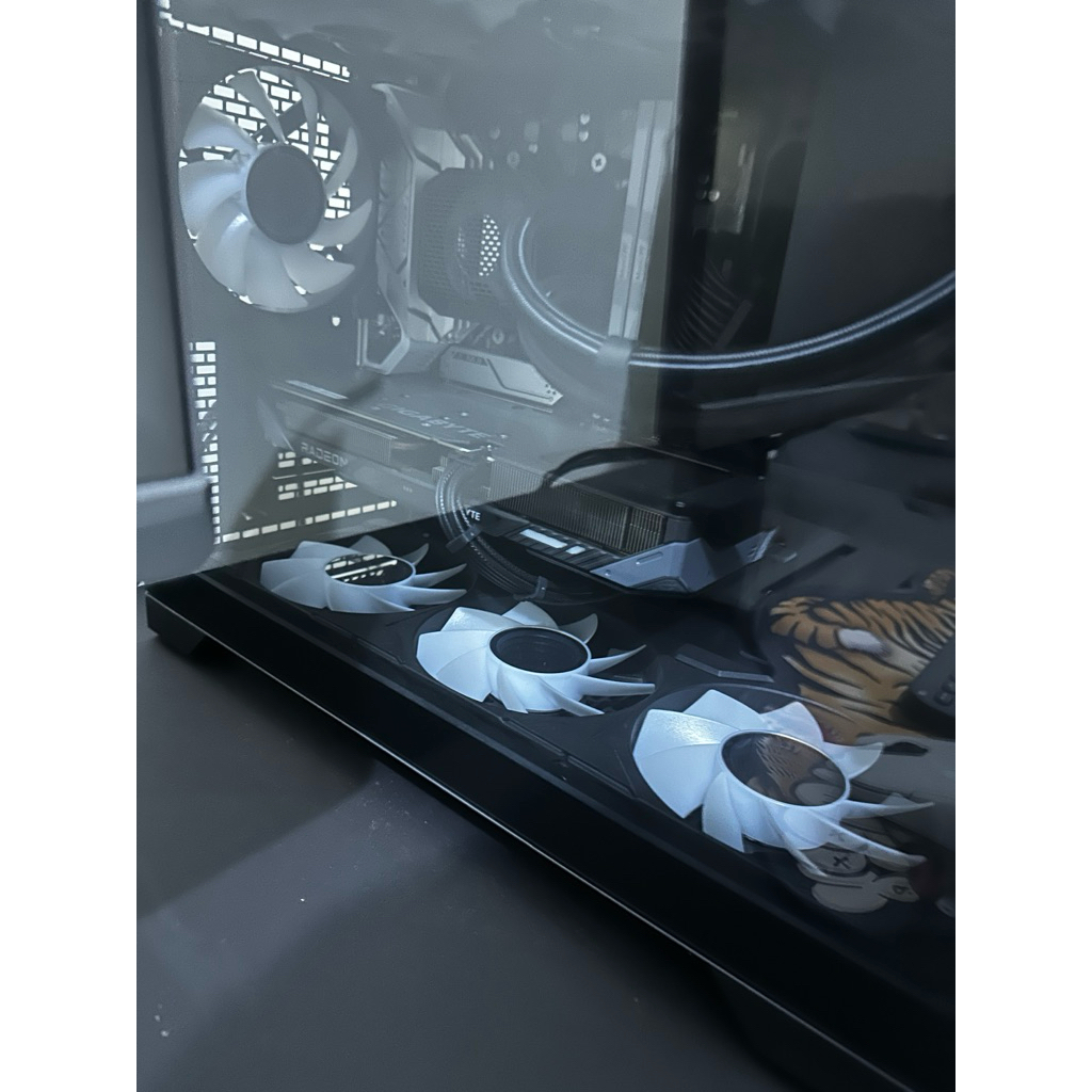 gigabyte rx 9060 16gb second