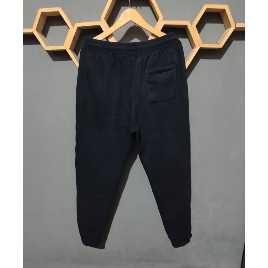 CELANA JOGGER UNIQLO SHERPA HITAM